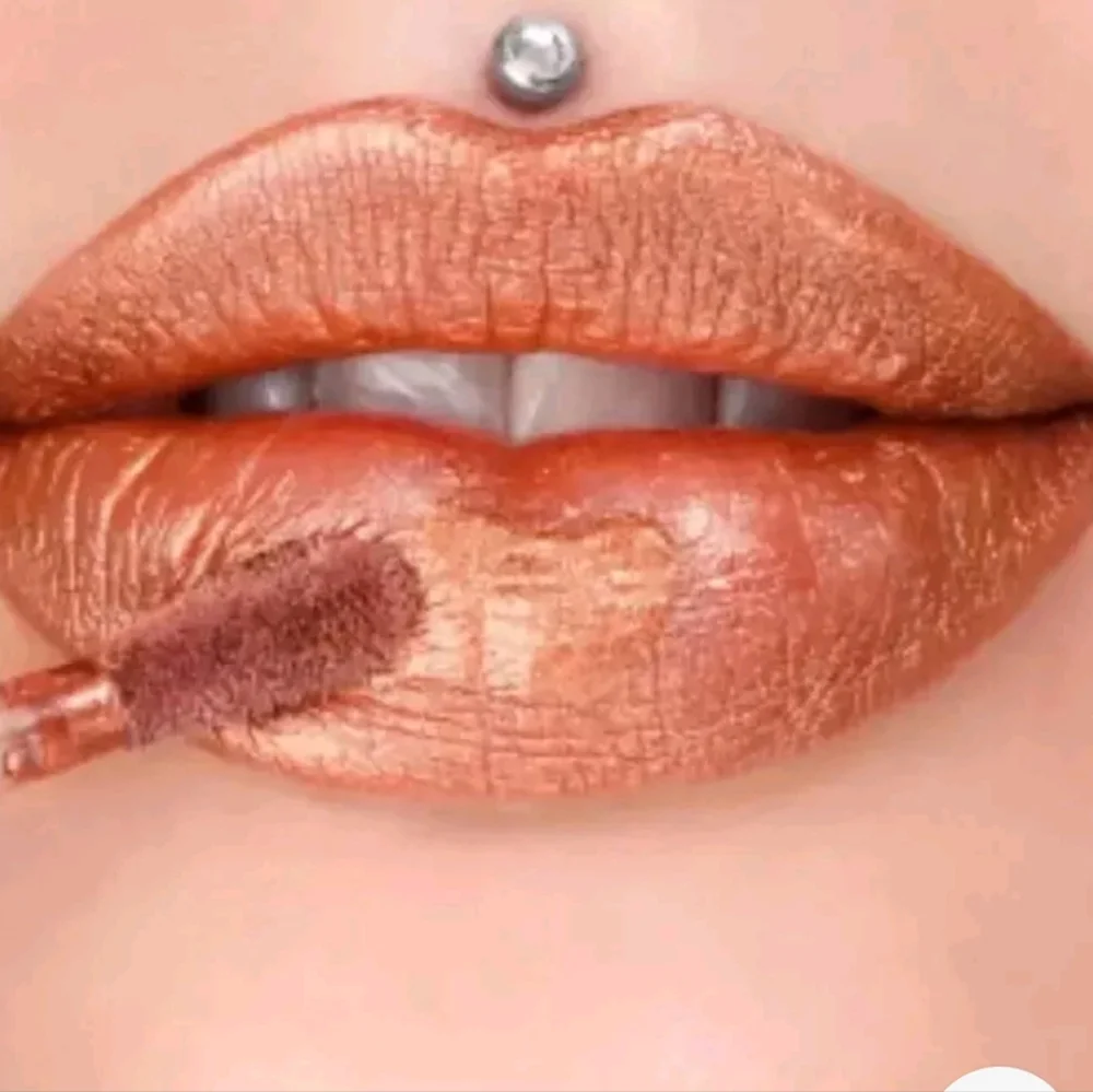 Jeffree Star Velour Liquid Lipstick‎ I Gotta Go Peach Shimmer